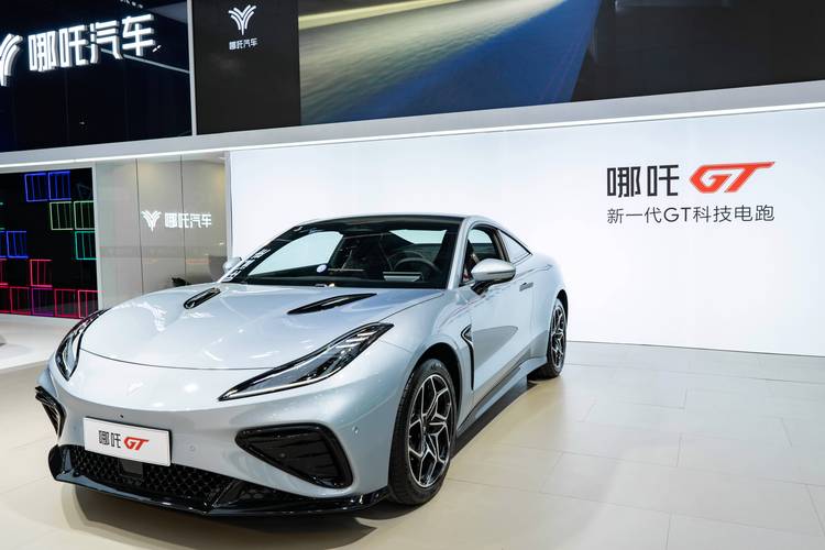 佛山三水区银建兴企业管理咨询哪吒汽车在智能汽车领域的表现，领途汽车在新能源汽车市场中的影响力