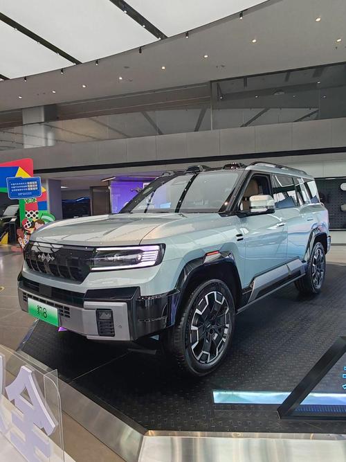 佛山三水区银建兴企业管理咨询比亚迪方程豹硬派越野的爆款，英菲尼迪35周年与你共成长